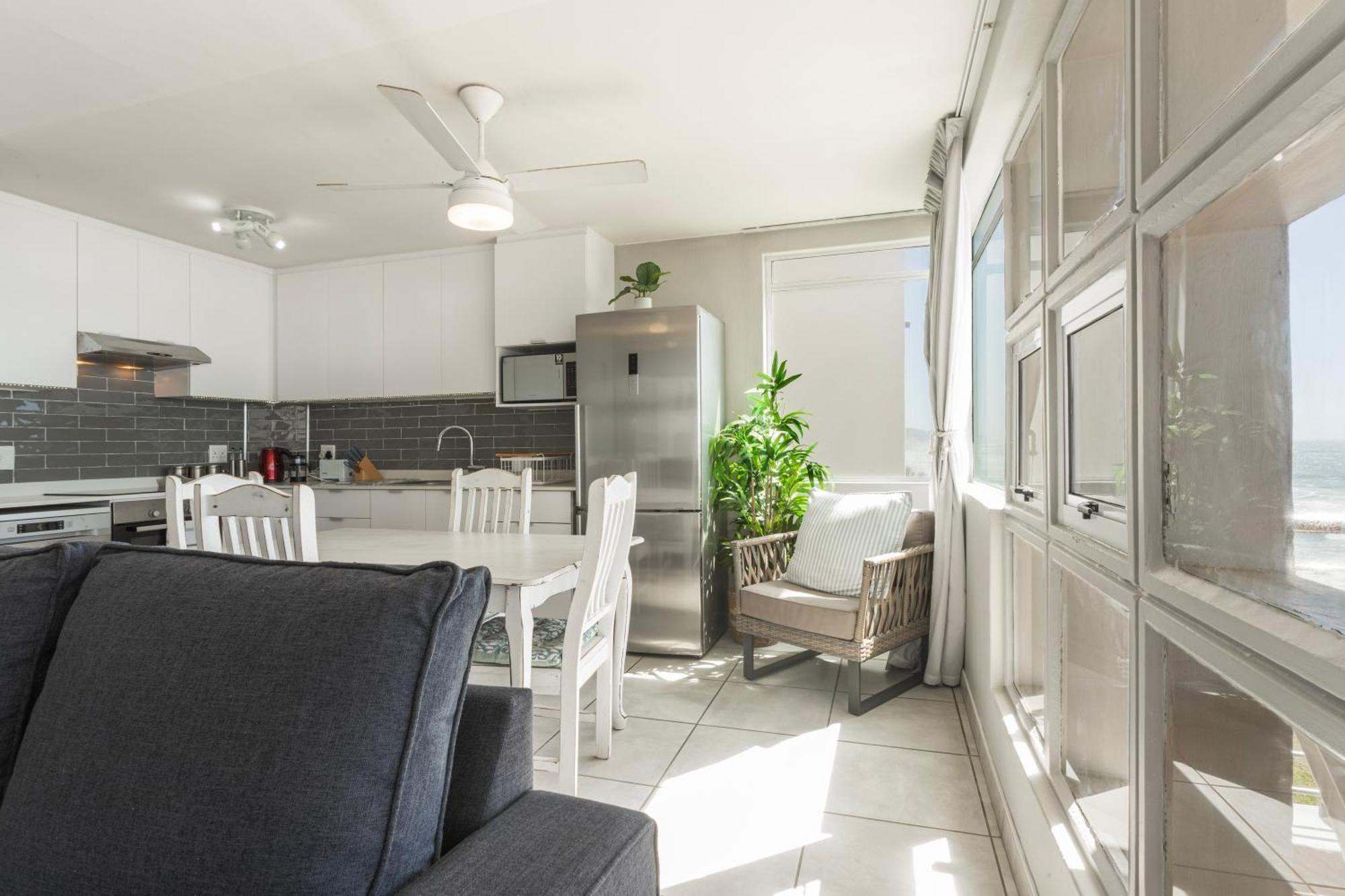 Ocean Pearl At Chakas Cove - Beachfront Apartment Ballito Esterno foto